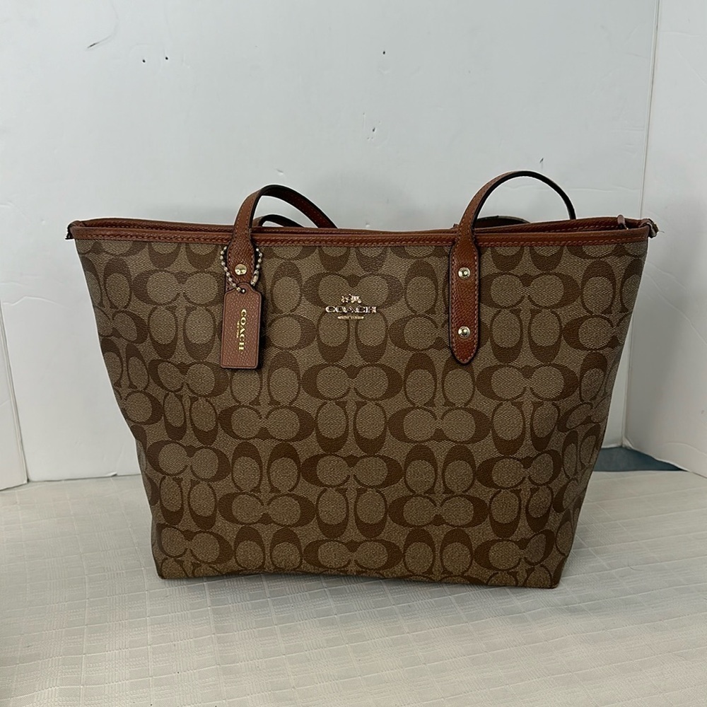 Coach F36876 Signature City Women's Shoulder Bag